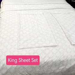 Light Tan & White Design King Size Sheet Set with King Size Pillowcases 