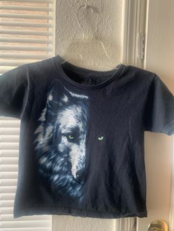 Social media - wolf T-shirt Size 6/7