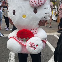 jumbo hello kitty ( Not free)