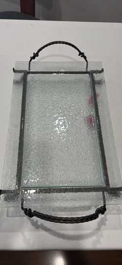 Teetered glass serving tray