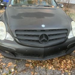 2008 Mercenaries Benz 6 Seater Sport Luxury H Back 8000$ Runs Spectacular Matte Black Body 20 Inch rims N Tires
