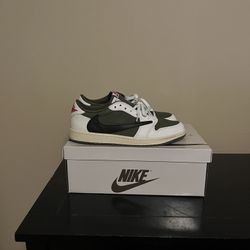 Travis Scott Dunks Size 11