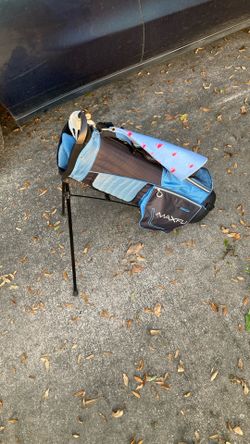 Maxfli Junior Golf Bag With Towel And Glove