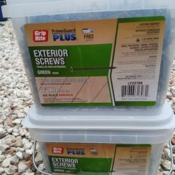 New 2" And 2½" Green Exterior Screws 25Lbs. Buckets.