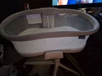 Halo bassinet