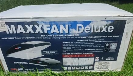 Brand New MaxxAir MaxxFan Deluxe 7500K (Smoke/Electric)