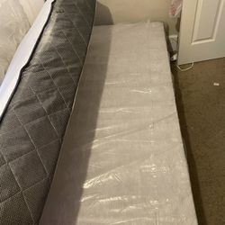 Twin Size Bed With Boxspring And Metal Base