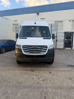 2019 Freightliner Sprinter 3500 Crew