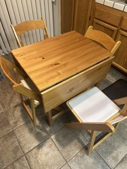 IKEA Folding Breakfast Table (30x45) with 4 Matching Chairs – Space-Saving & Perfect for Informal Dining
