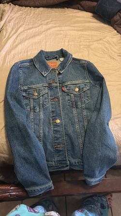 Levis Jean Jacket size Medium