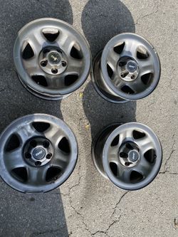 Jeep rims was on a 99 Jeep Cherokee