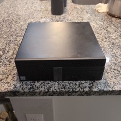 Dell Optiplex 7070 Desktop Computer 