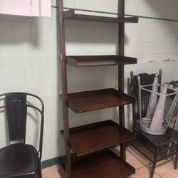 📚 Wooden Leaning Ladder Bookcase – 5 Shelves 📚 $25