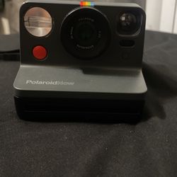 polaroid camera 