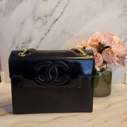 Chanel CC square chain shoulder bag