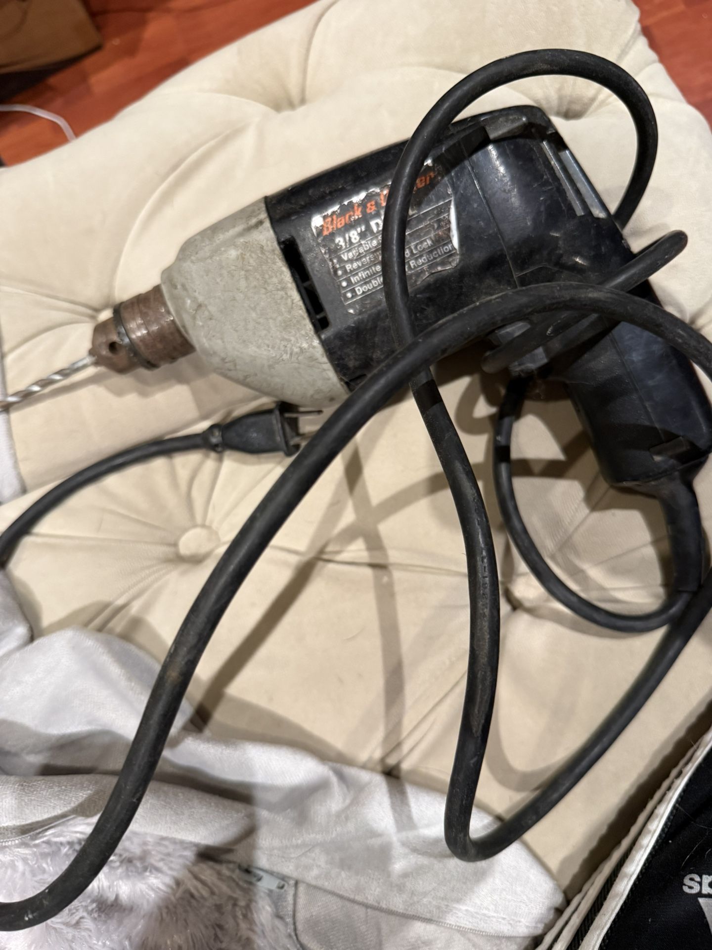 Corded Black & Decker 3/8” Drill Works Great