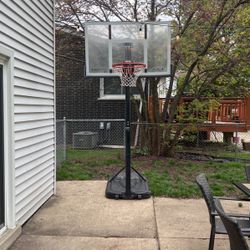 Lifetime Portable Basketball hoop 