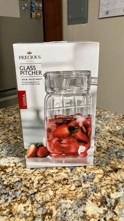Precious 60oz glass pitcher