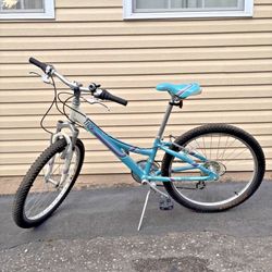 Girl's MT220 trek bike