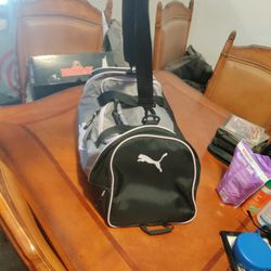 PUMA EVERCAT DUFFLE BAG-  SEE PICS    PICK ⛏️ UP ONLY