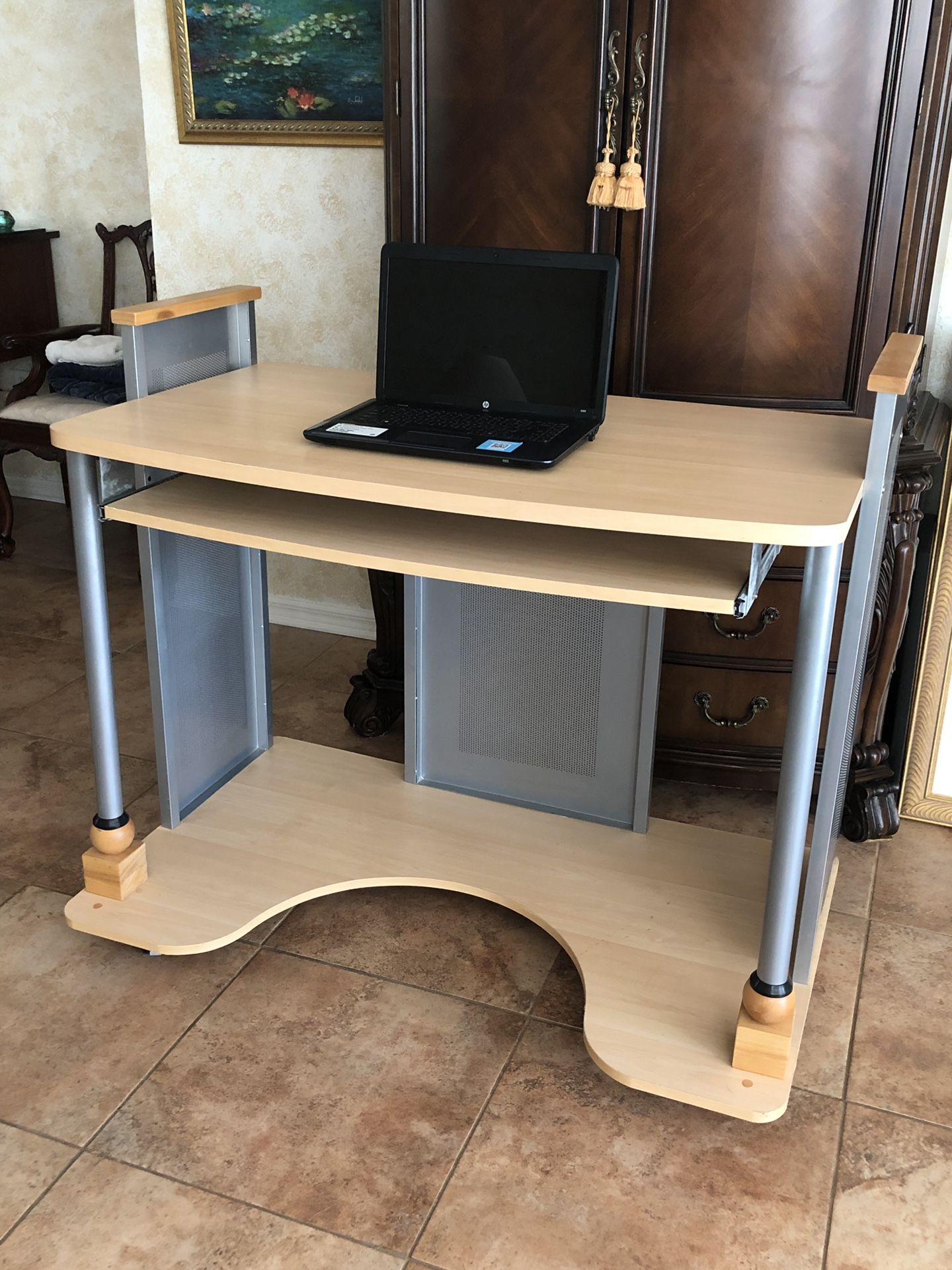 Stand up desk on casters