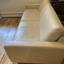 EQ3 White Leather Oskar Couch