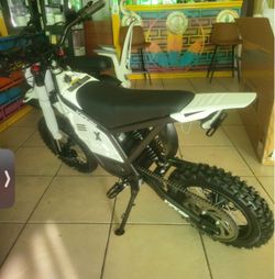 Vipcoo X Electric Dirt Bike 3500w Peak 37mph Pick up only NO DELIVERY NO Trade