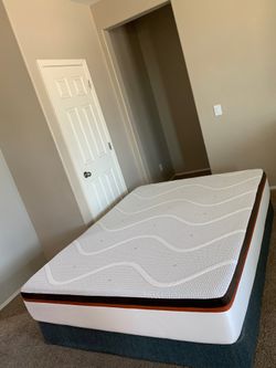 QUEEN MEMORY FOAM MATTRESS AND FREE BOX SPRINGS