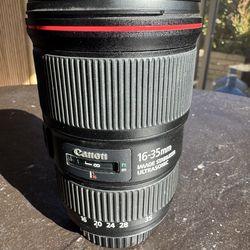 Canon EF 16-35mm f/4L IS USM Wide Angle Lens — Excellent Condition (La Jolla)