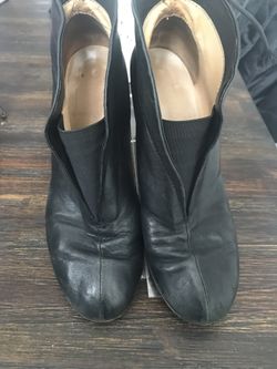 Black Leather GIDIGIO ITALY Back Lace Heels Ankle Boots 38.5. Condition is Pre-owned. See pictures ask questions and make an offer!
