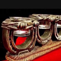 Beautiful Horseshoe candleholder for 4 teelight candles H5xL13xW3 inch Lbs 2.4