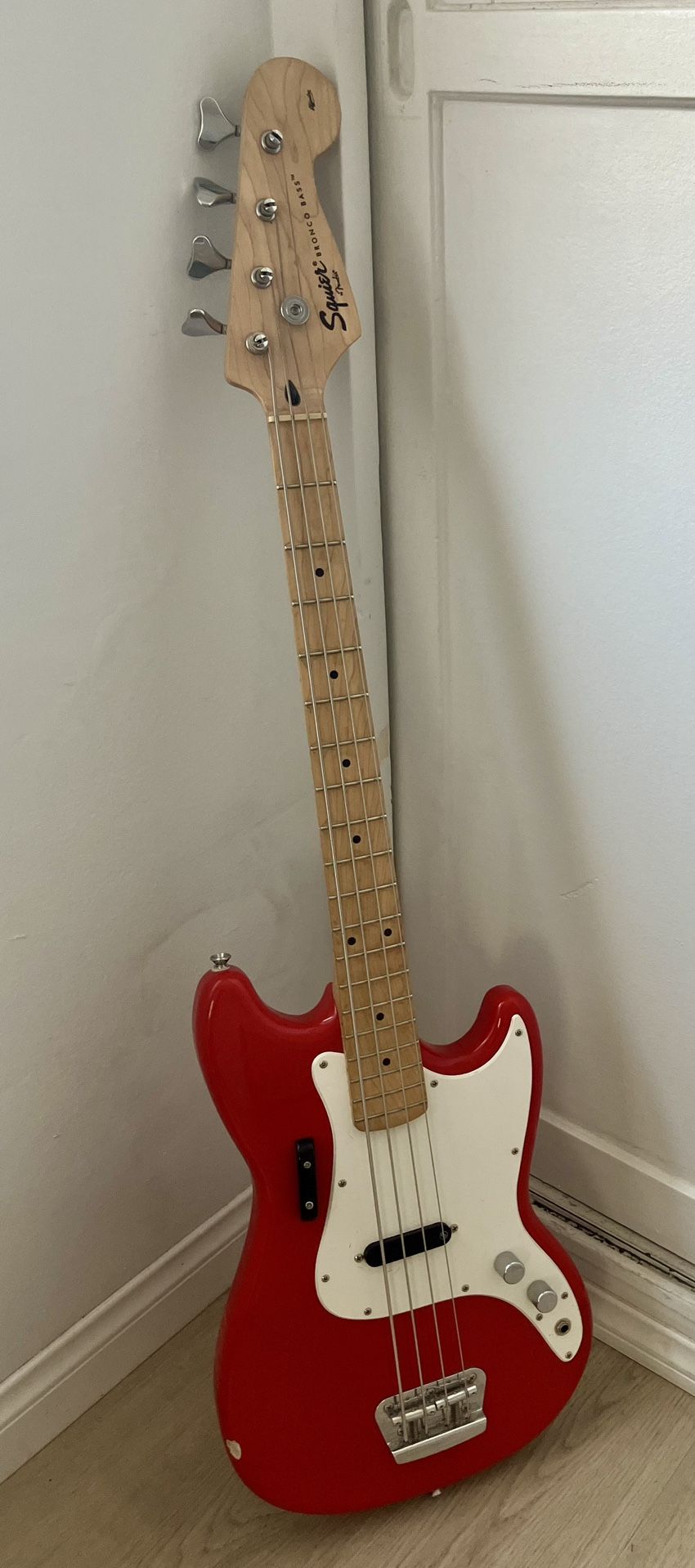 Squier Bronco Bass With Upgraded aero Pickup! Sounds Great