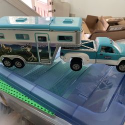 Breyer Stablemate Truck and Trailer