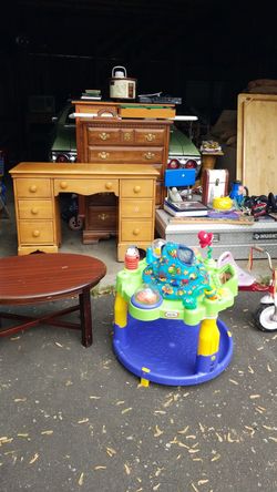 Bureaus, Coffee Table/Chairs