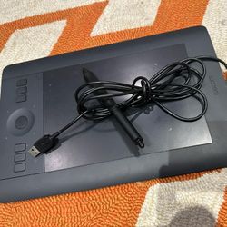 Wacom Intuos Pro (PTH-451) small