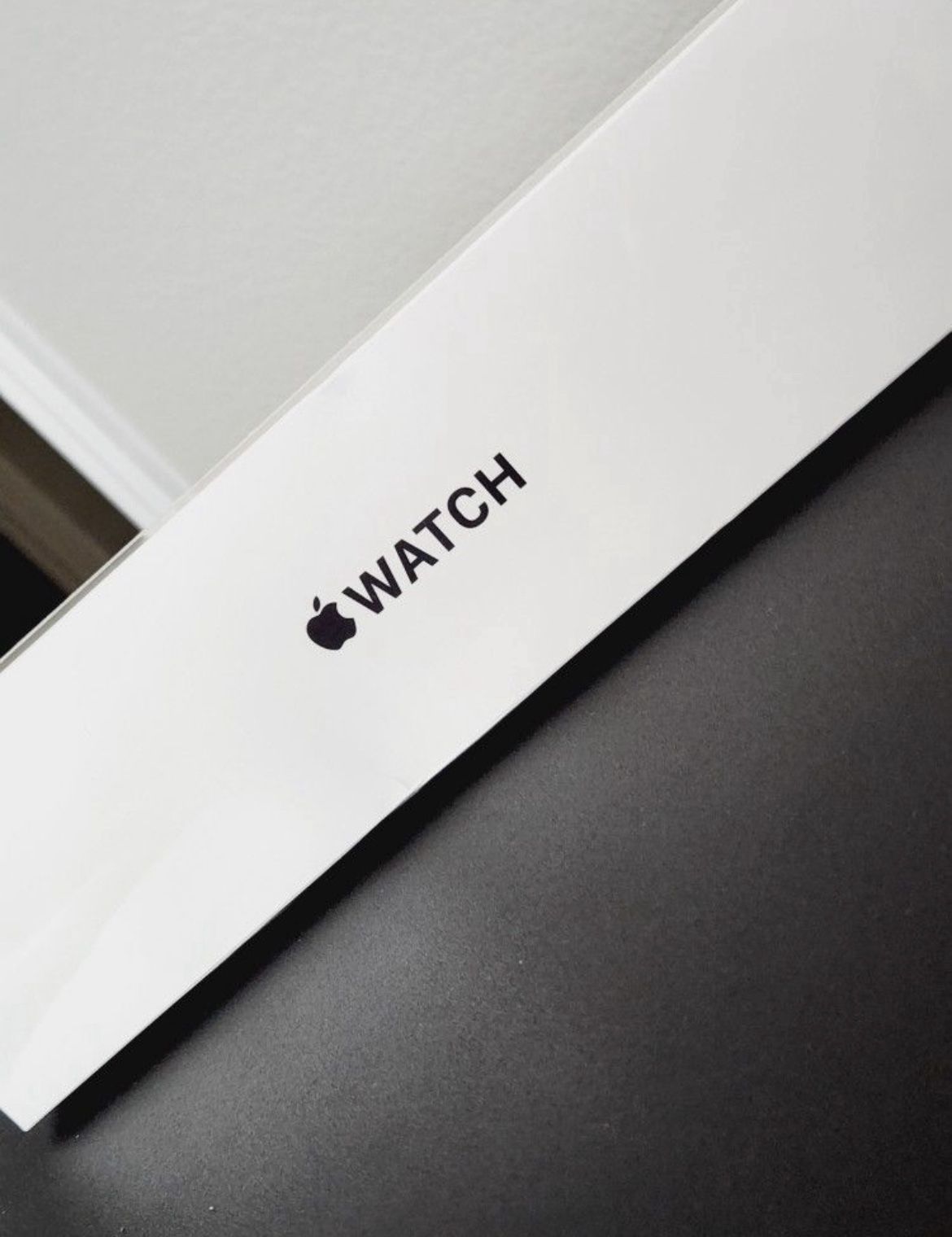 Apple Watch SE 2nd Gen! GPS 40mm, Starlight Color! Brand New Unopened! 
