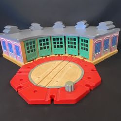Wooden Roundhouse With Turntable