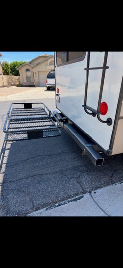 Automotive cargo carrier.￼