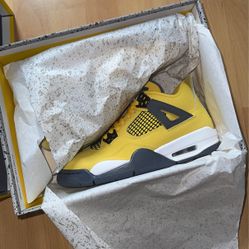 Lightning Jordan Retro 4