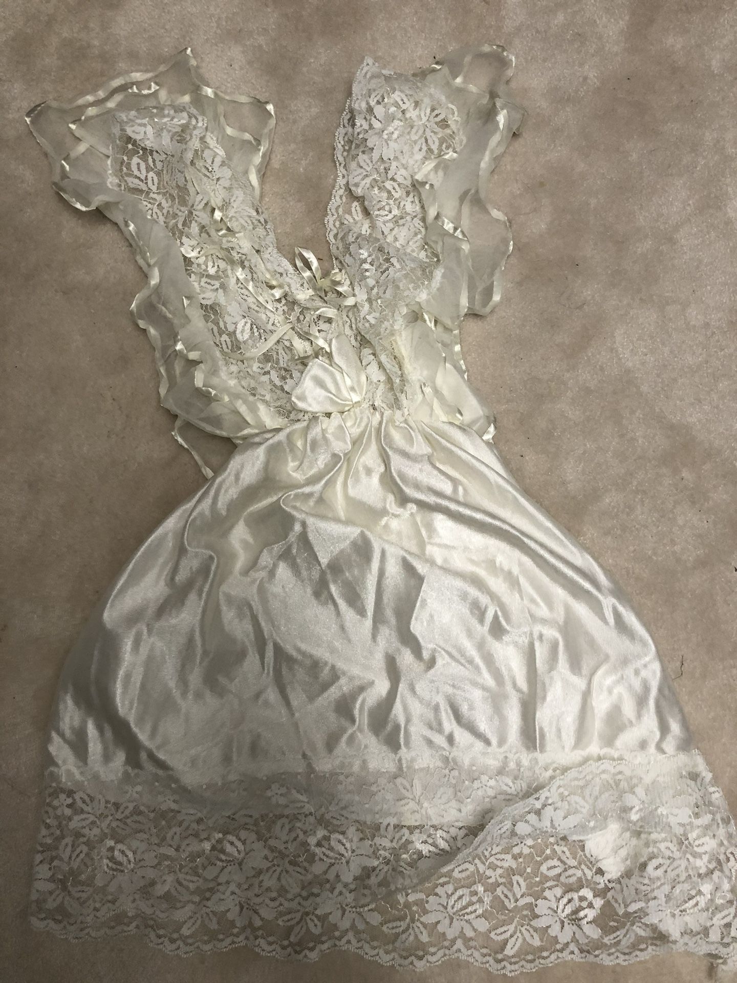 Very Nice Fairy Costume Can Fit Diffrent Sizes With The Elastic Weast Each For $10