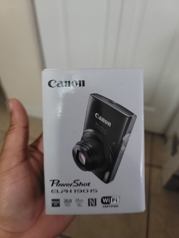 Canon PowerShot ELPH 190 Digital Camera + 16 GB Memory Card (Black)
