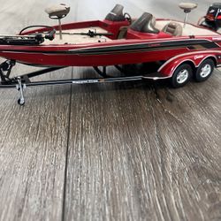 DIECAST 1/18 SCALE   DANBURY MINT  2000 RANGER COMANCHE FISHING BOAT & TRAILER VERY DETAILED 