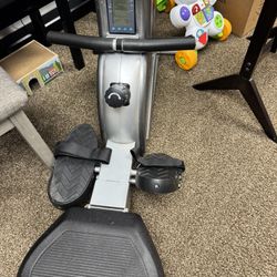 Sunny Fitness Rowing Machine