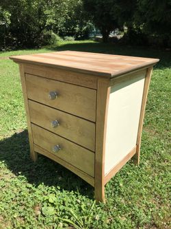Dresser/nightstand