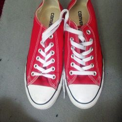 🔥 Near New! Red Converse Low Tops - Unisex Men's 6 / Women's 8 