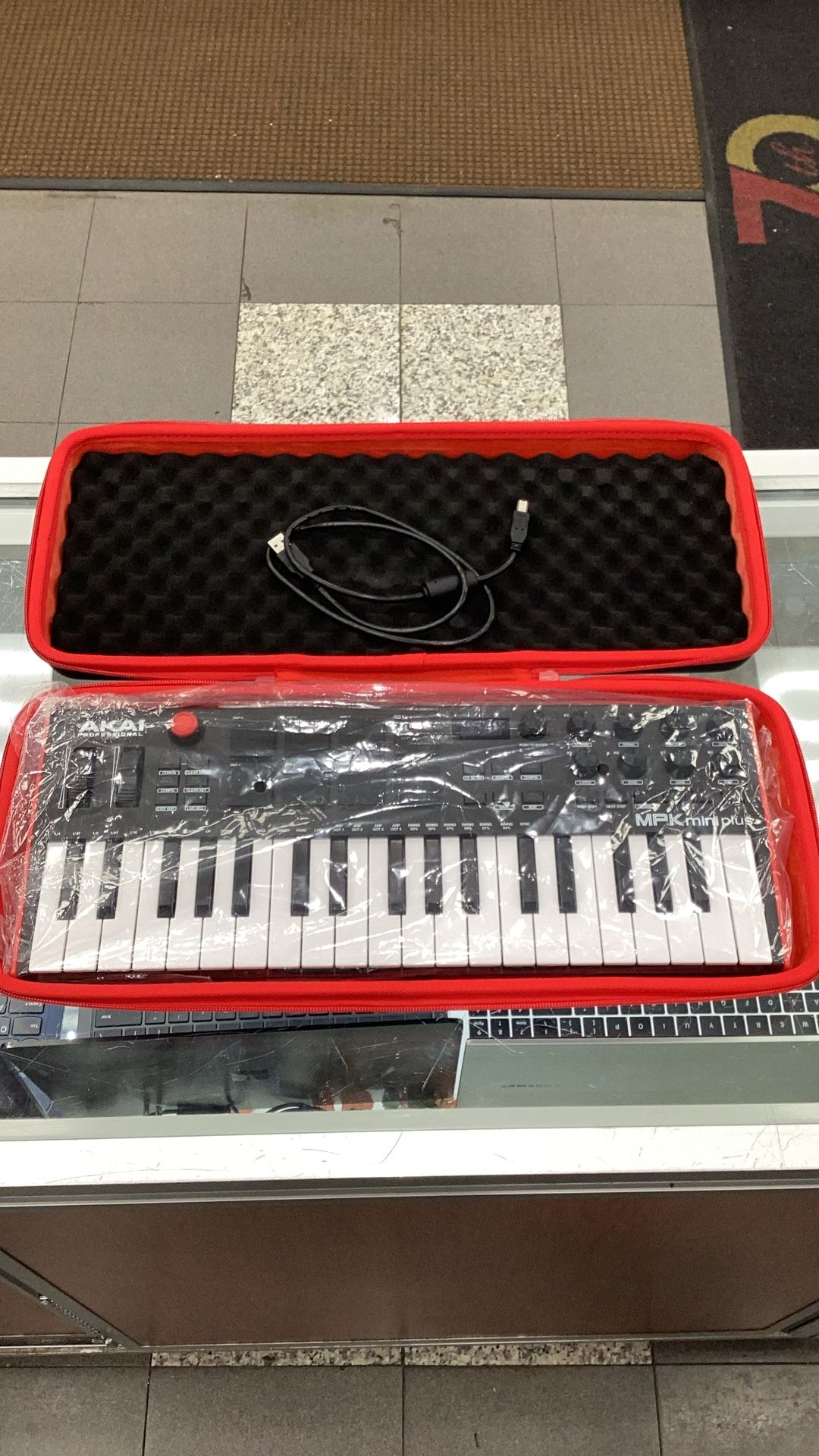 AKAI MPK MINI PLUS