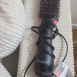 Revlon One-Step Hair Dryer &
Volumizer