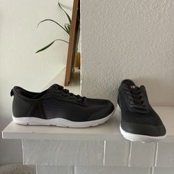 Hike Footwear HF Stride – Hands-Off & Ergonomic Barefoot Shoes