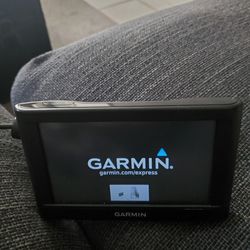 Garmin Nuvi 42 with Lifetime Maps GPS 