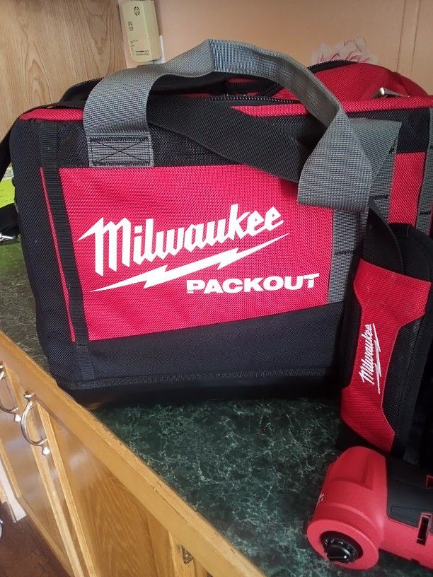 Milwaukee Pack out Jobsite Bag